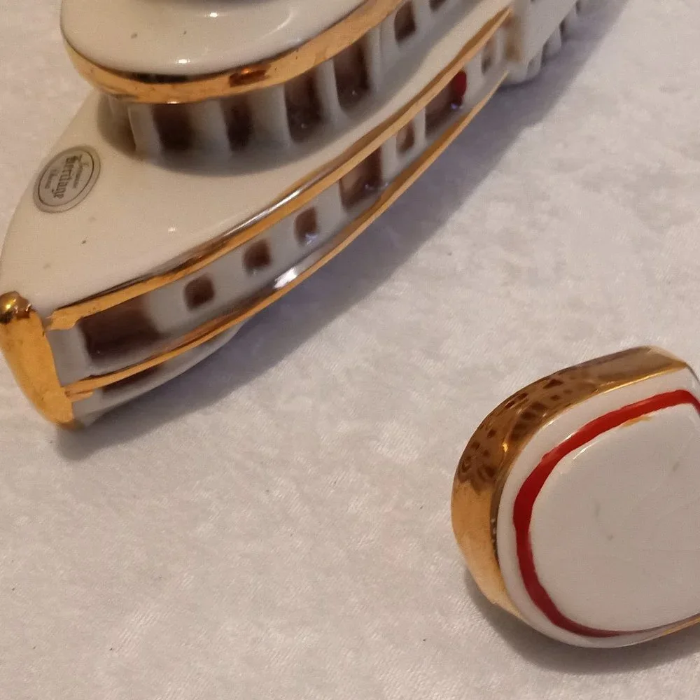 Collectible Ezra Brooks Delta Belle Genuine Hertiage 1969 China